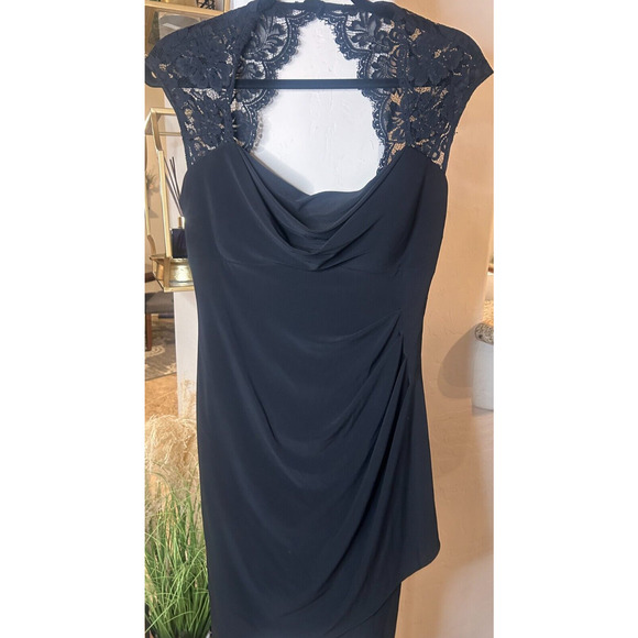 Cache Black lace cap sleeved sheer dress size 6 MSRP $149 💸BOGO🎉 - Picture 4 of 11